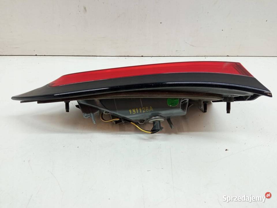 LAMPA TYŁ W KLAPĘ LEWA 68102921AB Jeep Cherokee