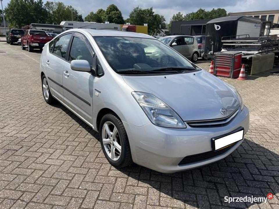 Toyota Prius srebrny Szczecin