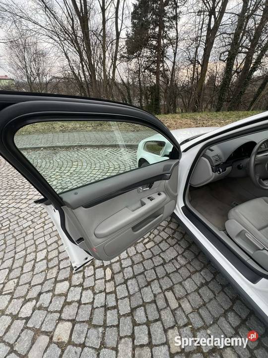 Audi A4B6 16 benzyna aluminiowe felgi sprzedam