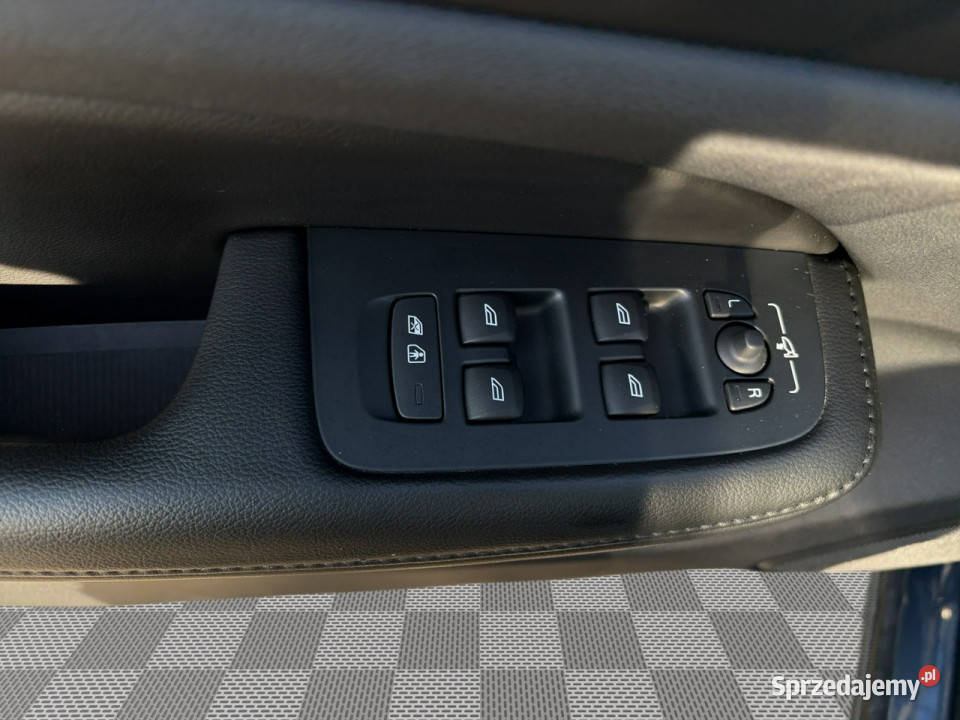 Volvo V60 WD6013SB4 D Momentum Pro Kcofania Pępowo