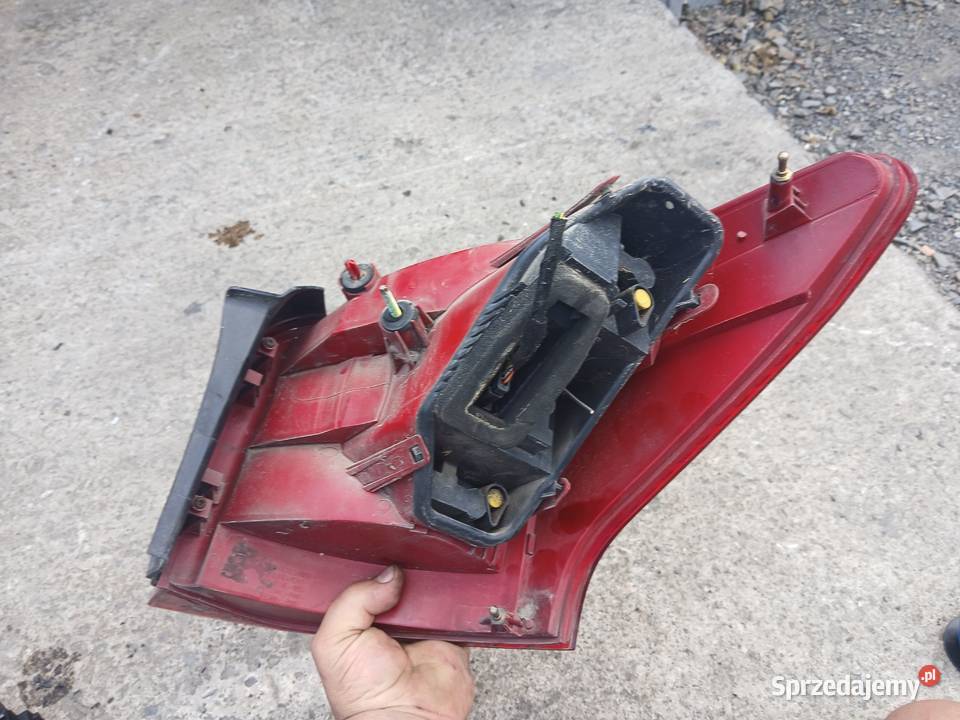 Lampa lewy tył Peugeot 407 SW kombi Radłów