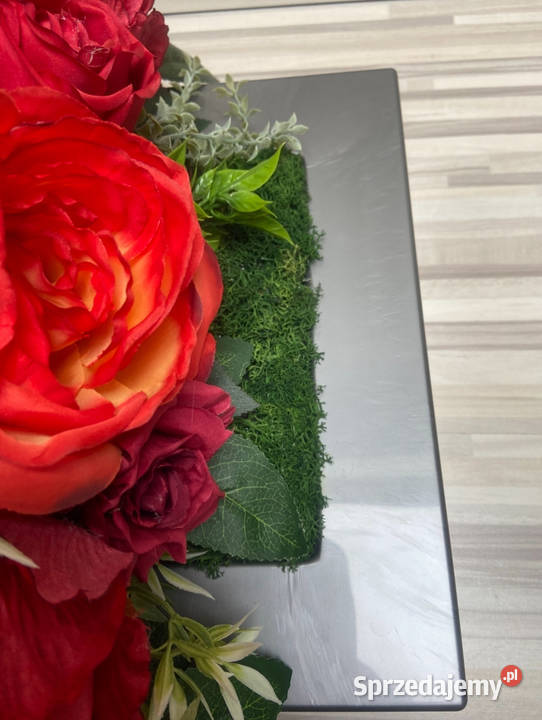 Kompozycja kwiaty sztuczne cmentarz Kalisz