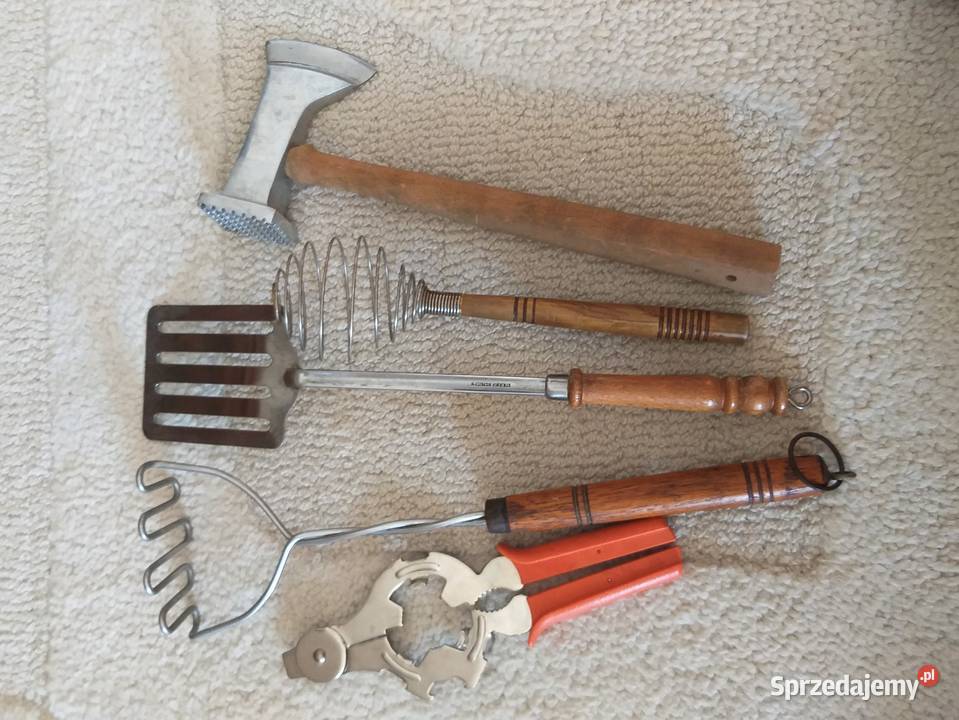 Zestaw podstawowych akcesoriówprzyborów Warszawa