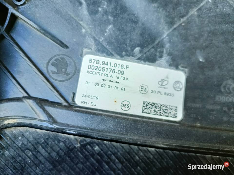 LAMPA PRAWA PRZÓD PRZEDNIA SKODA KAROQ FULL LED Drezdenko