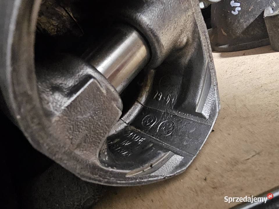 Rotax 912 tłok pierścienie rotax912 pierścień sprzedam