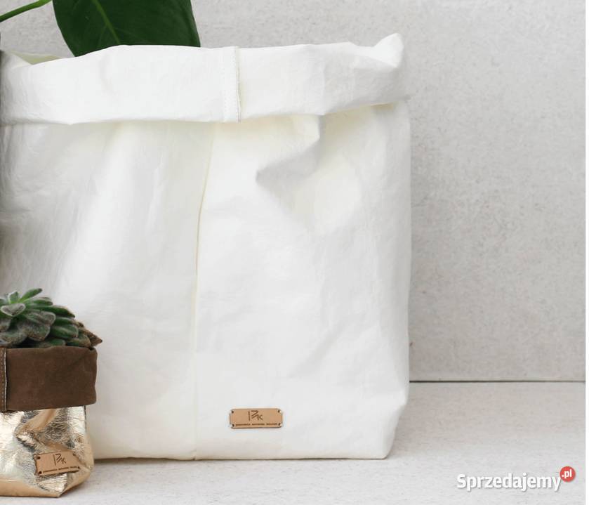 Duże doniczki do salonu biały worek dekoracyjny