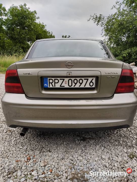 Opel Vectra B 16 16V Samochody osobowe Przeworsk sprzedam