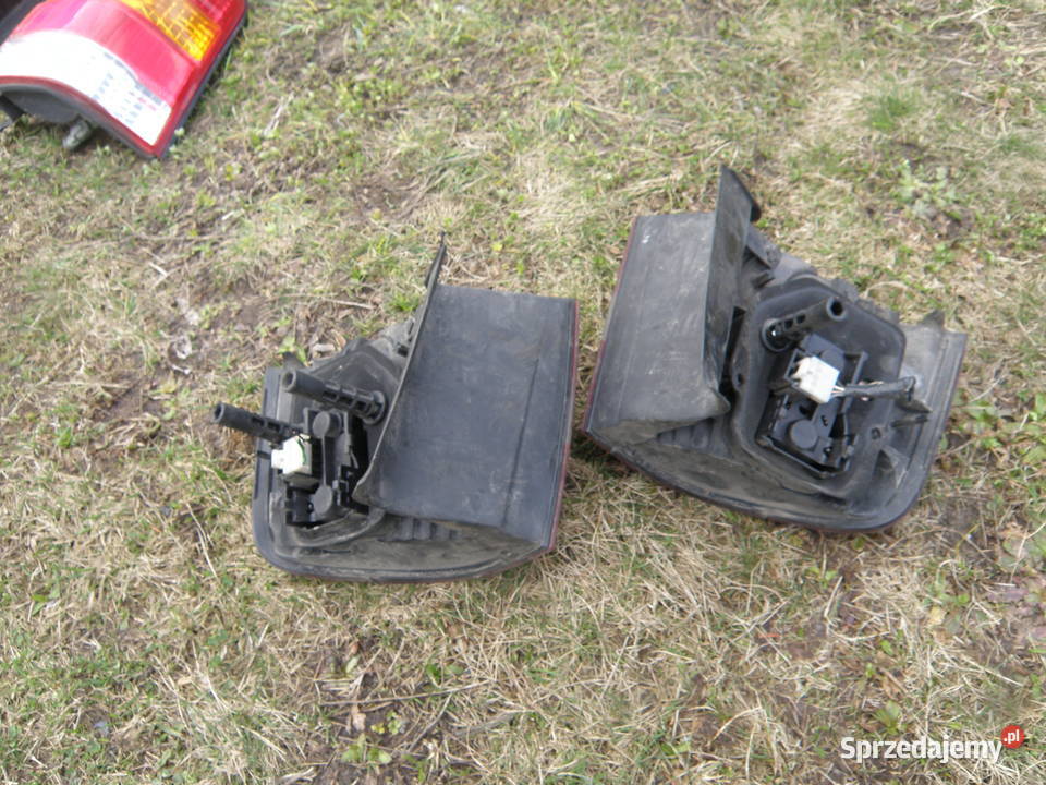 Lampa tylna prawa lewa narożna w błotnik Fiat Kraków