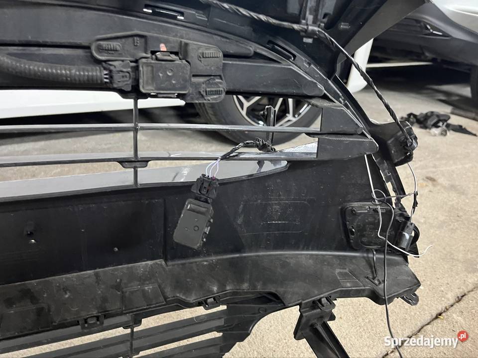 Toyota Yaris IV Grill atrapa pdc radar Bełchatów