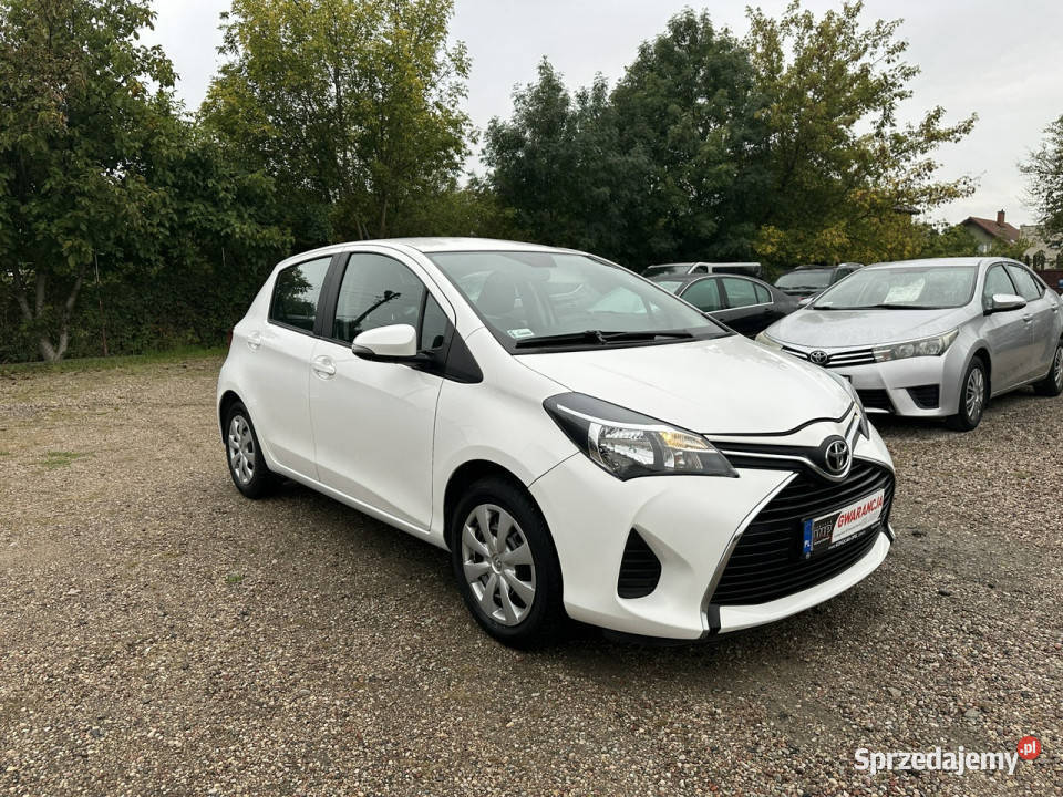 Toyota Yaris 133 99 BENZYNASalon IWŁF VAT 1329cm3 Warszawa sprzedam