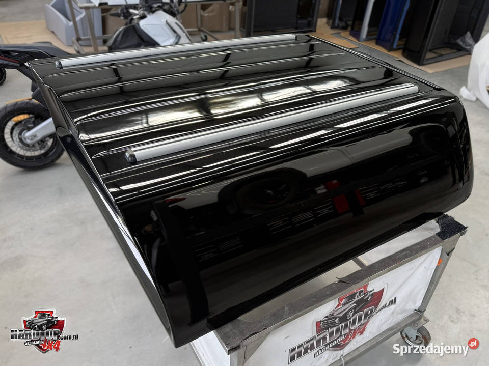 Zabudowa paki Hardtop Nissan Navara NP300 Boki Pasłęk