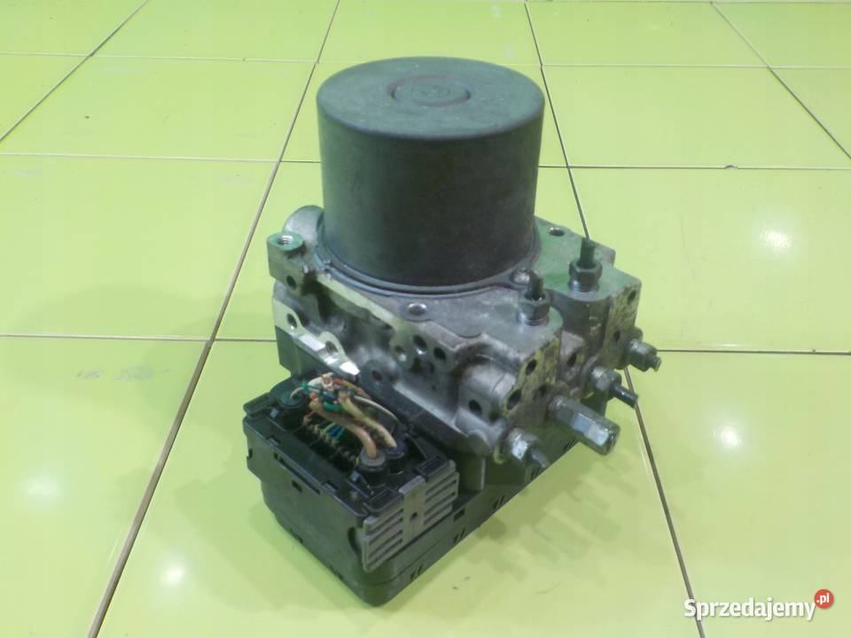 LEXUS IS II LIFT 25 B 10r SEDAN 4D pompa ABS Suków