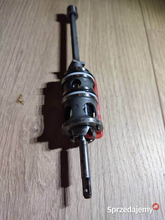 Zawór kpl pompy hydraulicznej Massey ferguson sprzedam