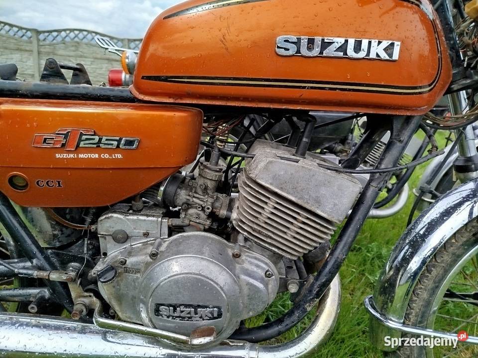 Suzuki GT250 z 1977 roku dokumenty Yamaha Suzuki żółty łódzkie Radomsko sprzedam