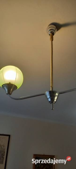 Dwuramienny żyrandol z kloszami w stylu Art Deco Skierniewice