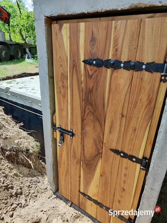 Drzwi drewniane dębowe do piwmicy półokrągłe Wierzbica sprzedam