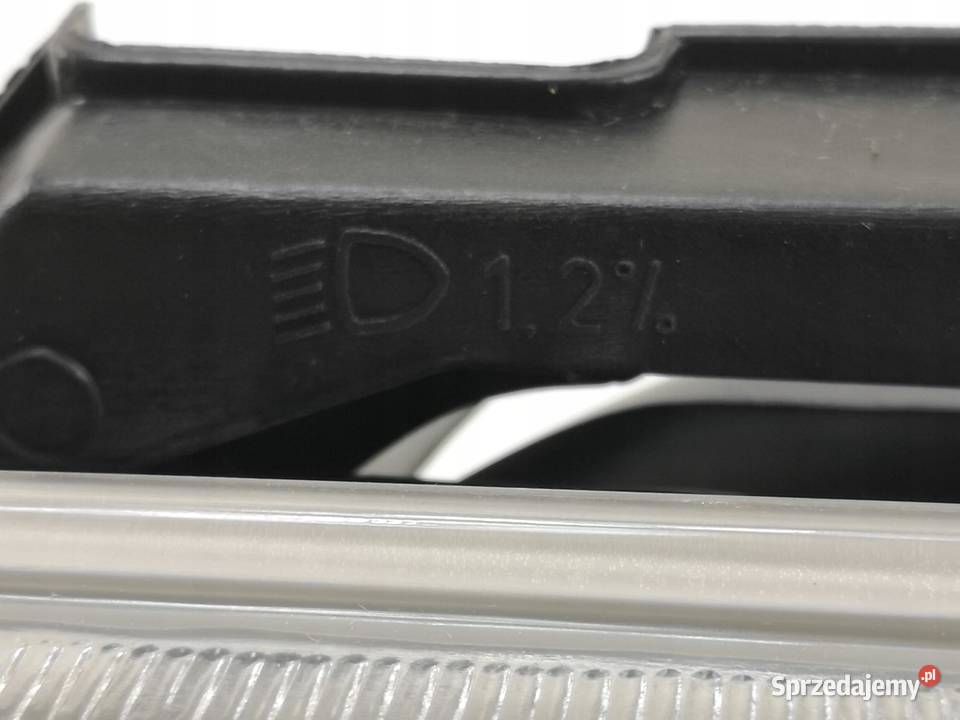 LAMPA PRAWY PRZÓD OPEL KADETT E T85 19841994