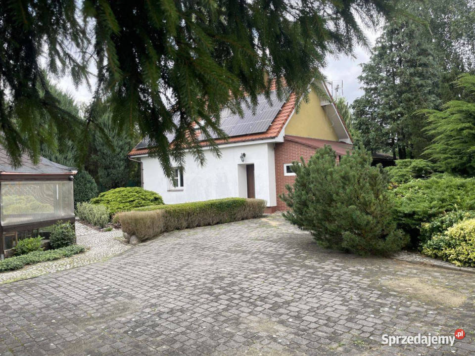 Na sprzedaż dom z basenem w Proszkowej ogródek Proszkowa sprzedam