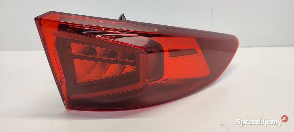 CUPRA FORMENTOR LAMPA PRAWY TYŁ 5FF945208 osobowe