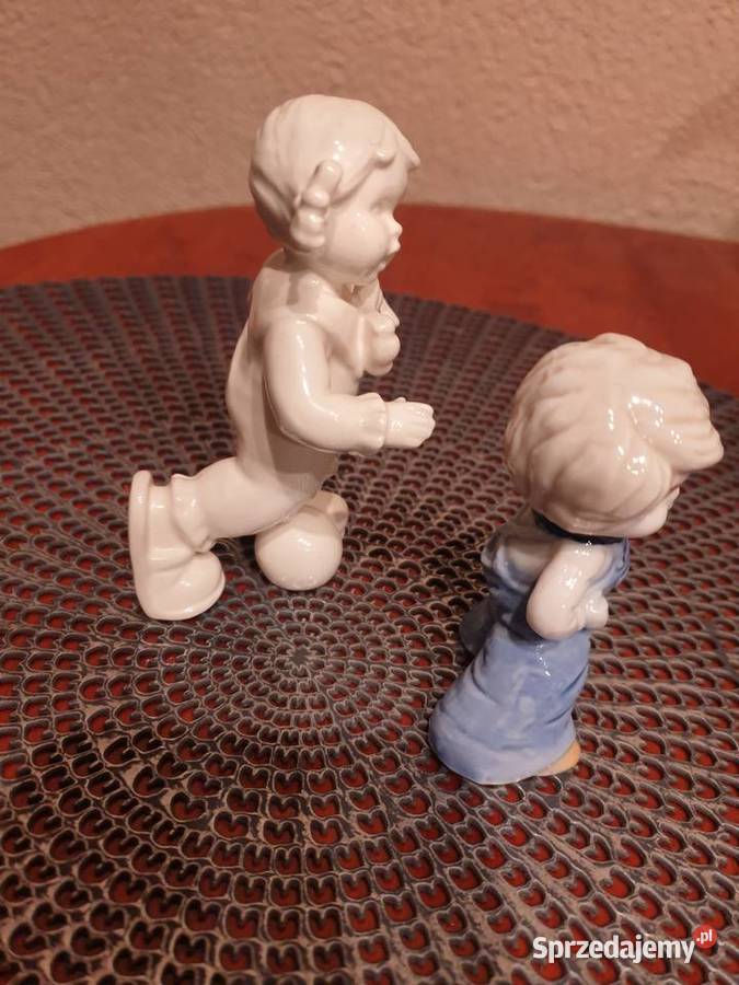 Dwie figurki ceramiczne dzieci Porcelana i szkło Radom