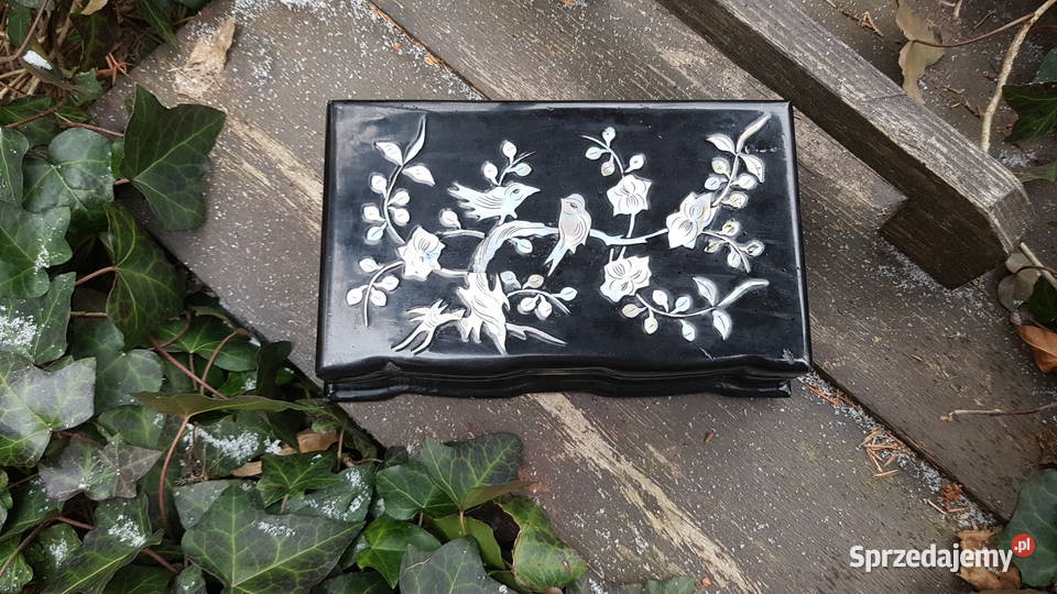 Pudełko szkatułka z łąki ozdobioną macicą śląskie Myszków