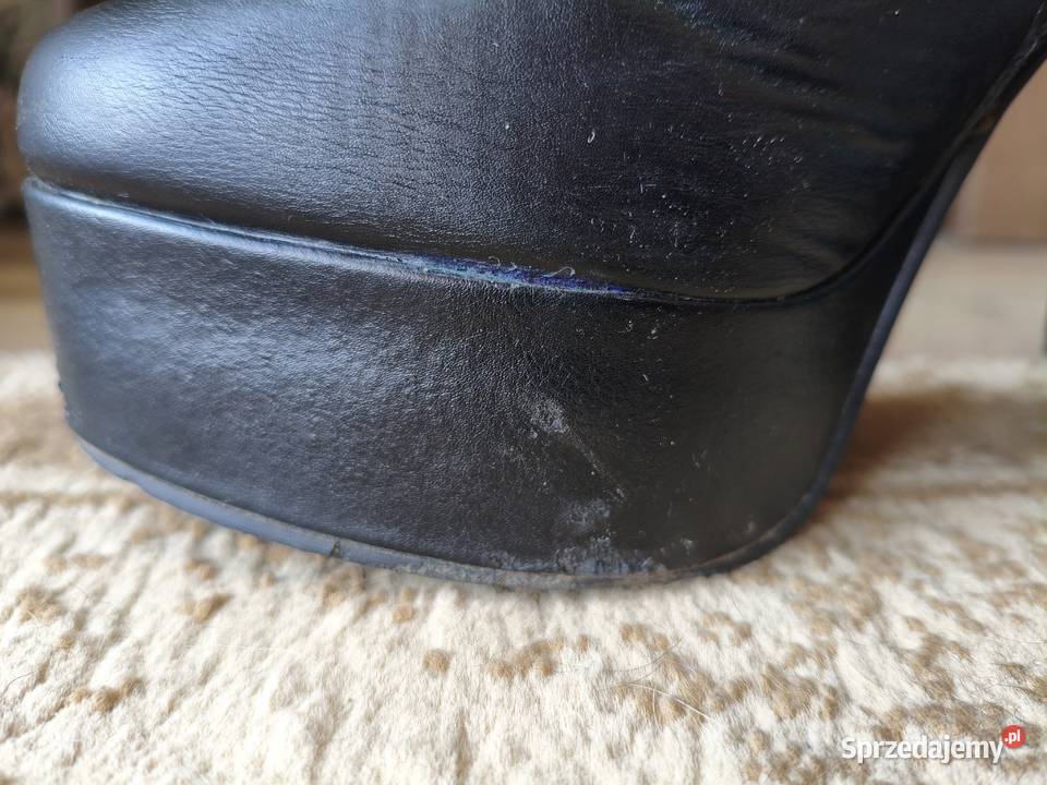 Czarne wysokie botki na platformie Bełżyce