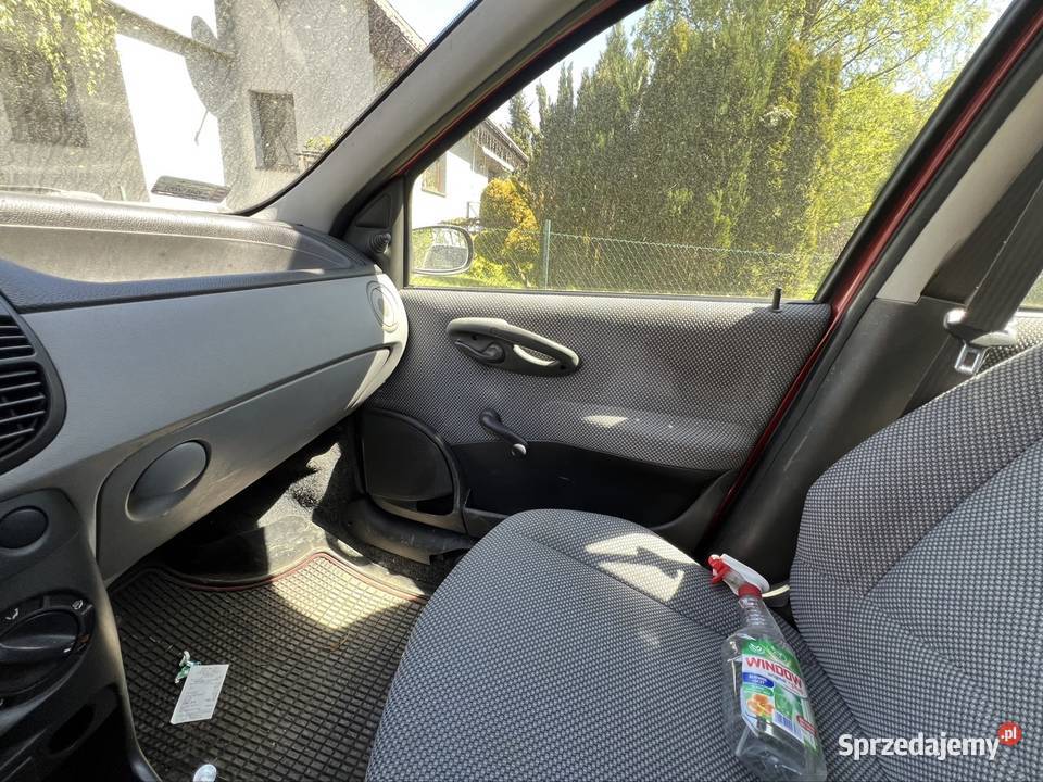 Cześć Fiat Punto 5 drzwi czerwony osobowe Wadowice