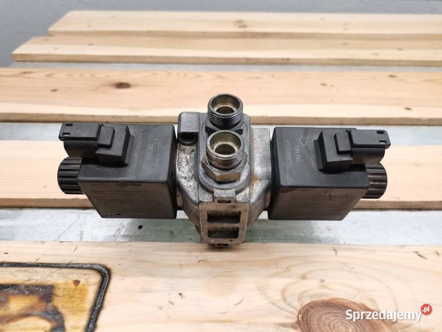 Blok zaworowy Deutzfahr Agrovector Wilkowo sprzedam