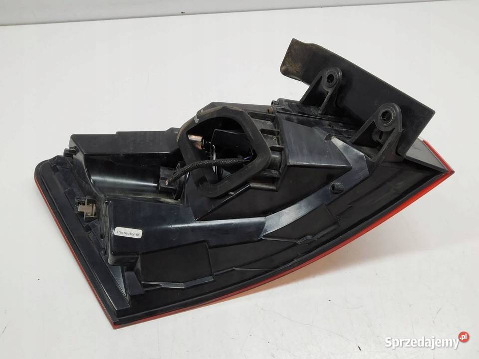 LAMPA TYŁ PRAWA EUROPA KOMBI 3V9945208 Skoda Rok produkcji 2018