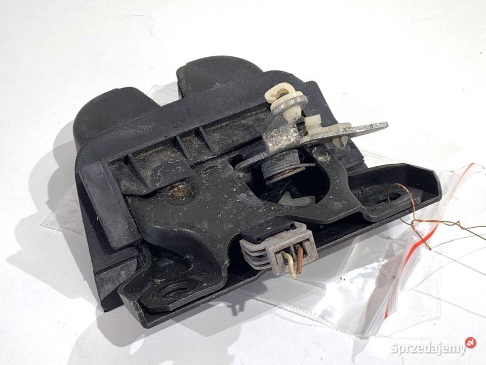 ZAMEK KLAPY TYŁ AUDI A4 B6 SedanLimuzyna osobowe sprzedam