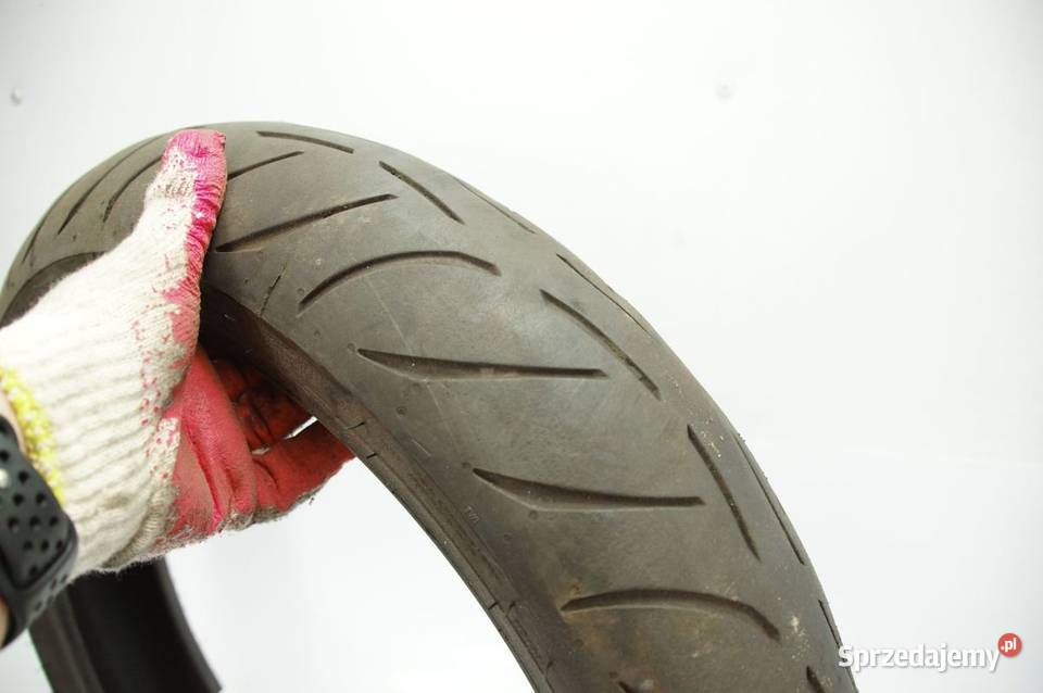 OPONA MOTOCYKL 17 TRIUMPH STREET TRIPLE 765 RS osobowe Lipno