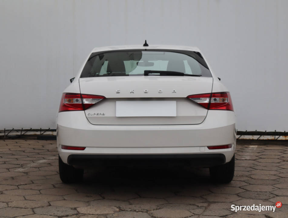 Skoda Superb 15 TSI manualna Łódź sprzedam