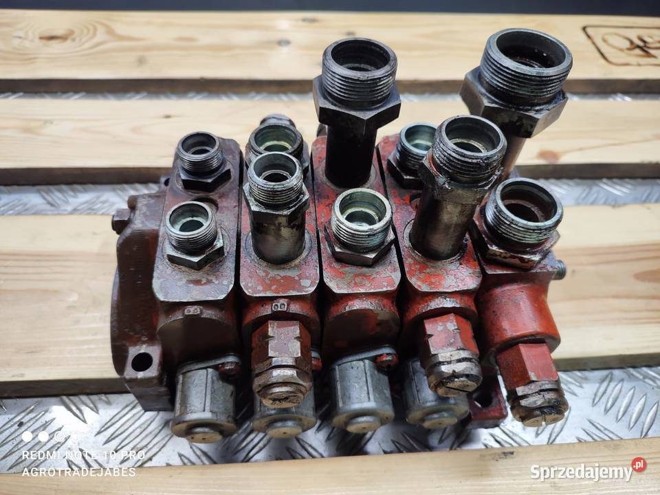 Rozdzielacz hydrauliczny 189723 Manitou MLT 626 Części maszyn i innych pojazdów Wilkowo