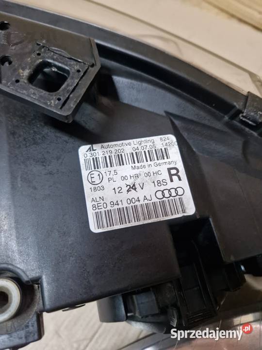 Audi a4 b7 lampy przód lampa lewy przód prawy Złotoryja