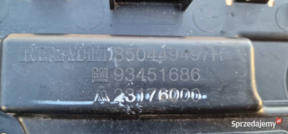 TRAFIC III VIVARO B ŚLIZG ZDERZAKA PRAWY TYŁ Karoseria