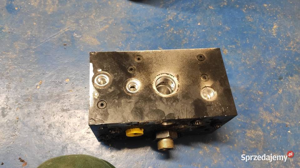 blok hydrauliczny Holand CR 87376595 Strzelce Krajeńskie