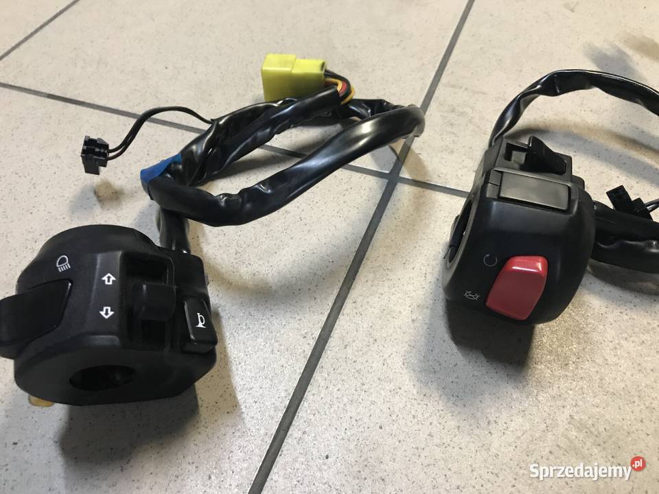 Przełącznik prawy lewy Suzuki Burgman 125 Motoryzacja