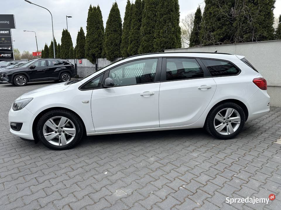 Opel Astra J Sports Tourer 20 diesel 165 Automat Radom