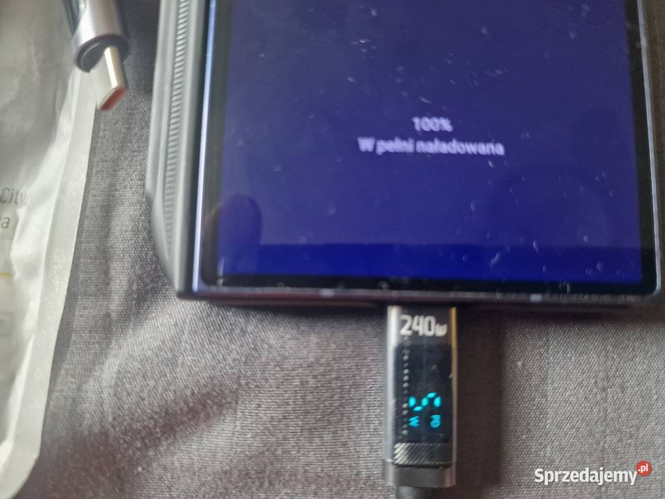 Kabel zasilający do ładowania telefony z Laryszów