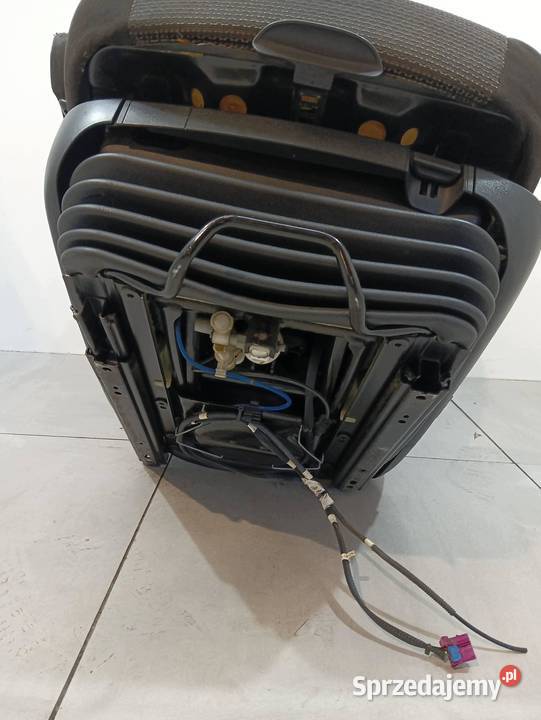 FOTELE LEWY PRZÓD KIEROWCY PNEUMATYCZNY DAF XF