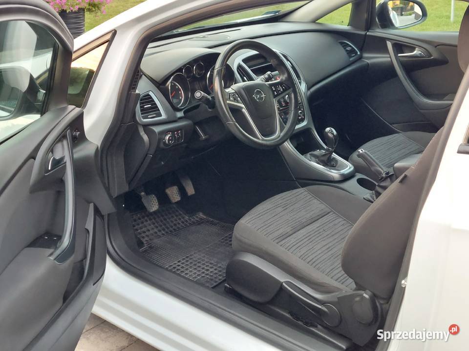 Sprzedam Opla Astrę GTC z 2015r Buszkowiczki