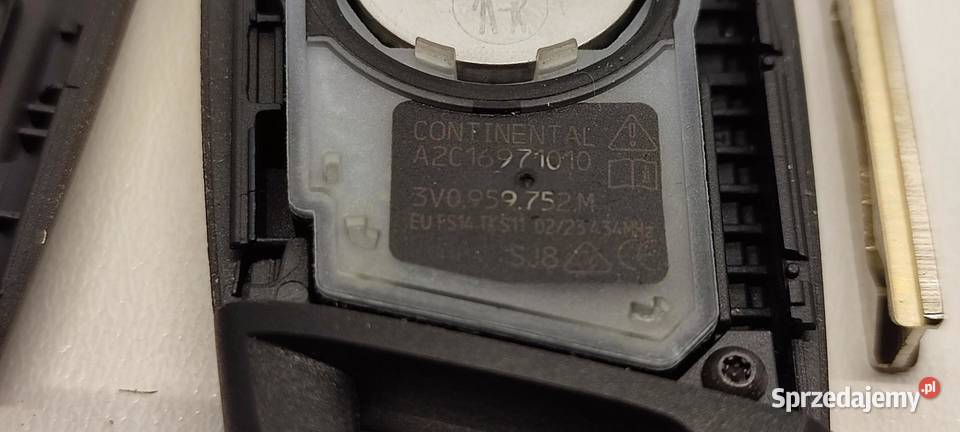 SKODA KAROQ KLUCZYK PILOT 3V0959752M osobowe dolnośląskie