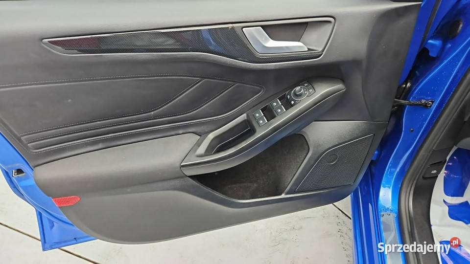 Ford Focus EcoBoost mHEV STLine Z Polskiego isofix sprzedam