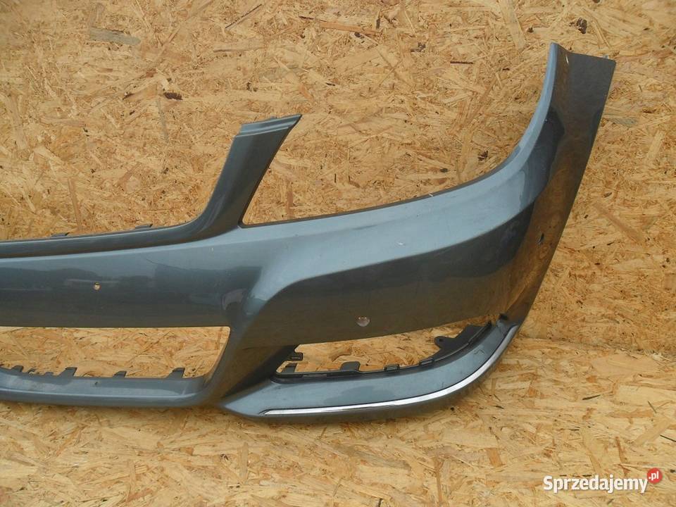 Mercedes CKlasse W204 2006 2007 2008 zderzak