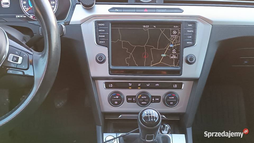 VW Passat B8 virtual cocpitpanoramanowy rozrzad tempomat Zamość