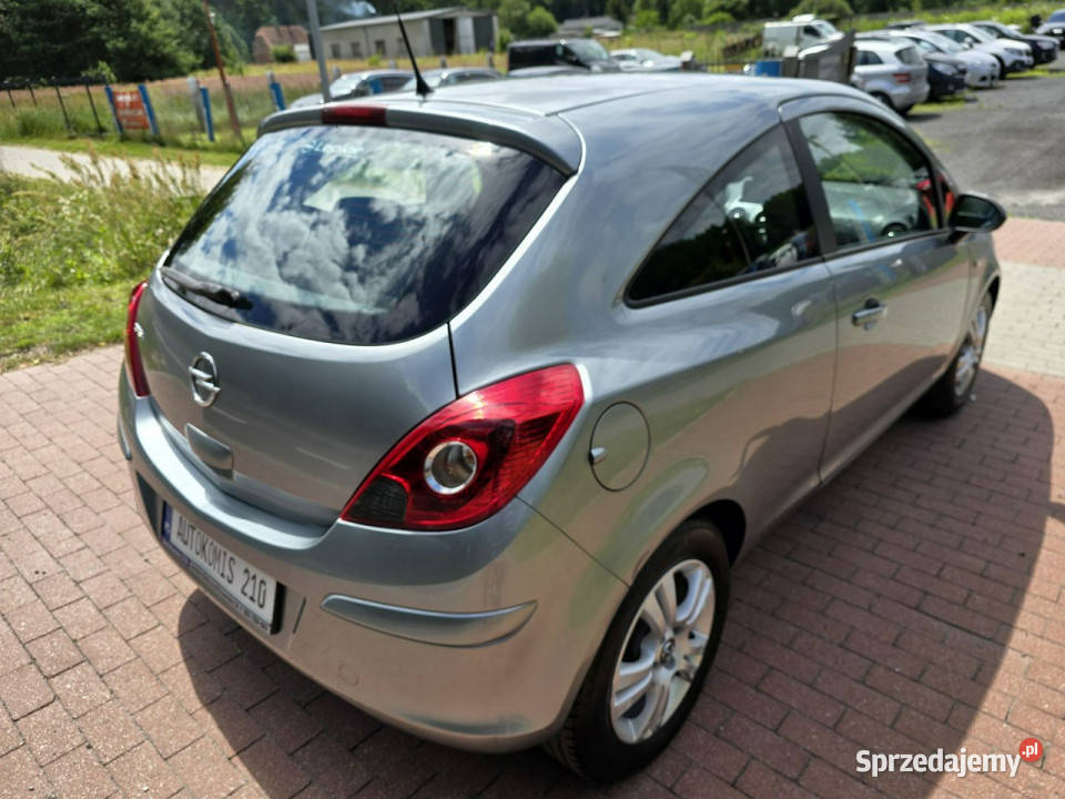 Opel Corsa Opel Corsa 12 benzynka z klimatyzacja światła przeciwmgielne Corsa wielkopolskie Cielcza