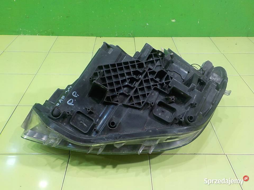 BMW 1 F20 16 B 13r 1115 5D lampa prawa przod