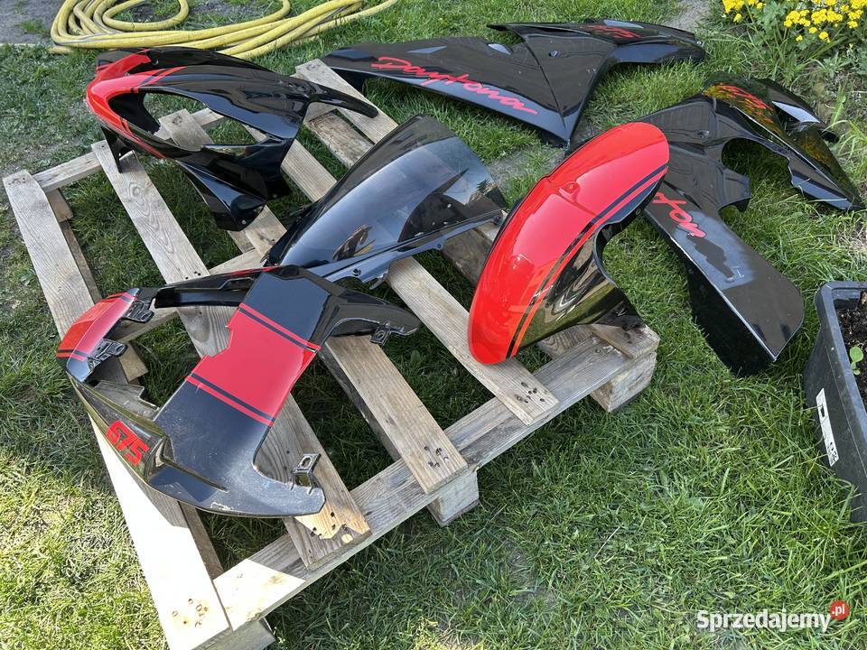 PLASTIKI OWIEWKI TRIUMPH DAYTONA 675 Motoryzacja Kielce