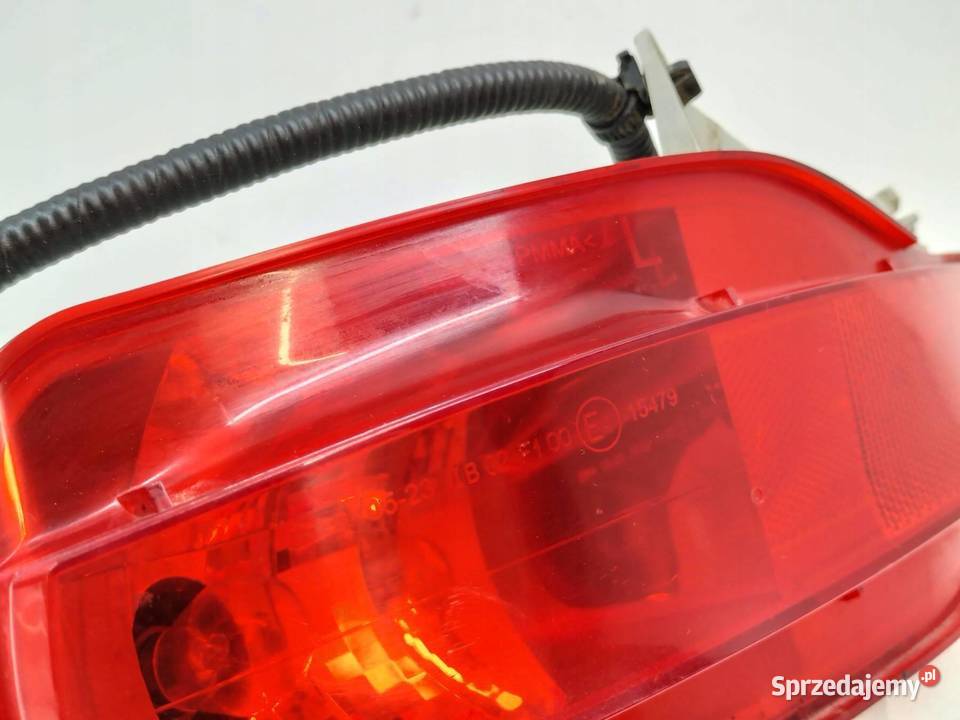 LAMPA TYŁ W ZDERZAK PRAWA SEDAN T27 Toyota Lampy tylne