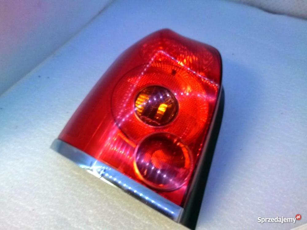 TOYOTA AVENSIS T25 KOMBI LAMPA LEWA TYŁ Poznań sprzedam